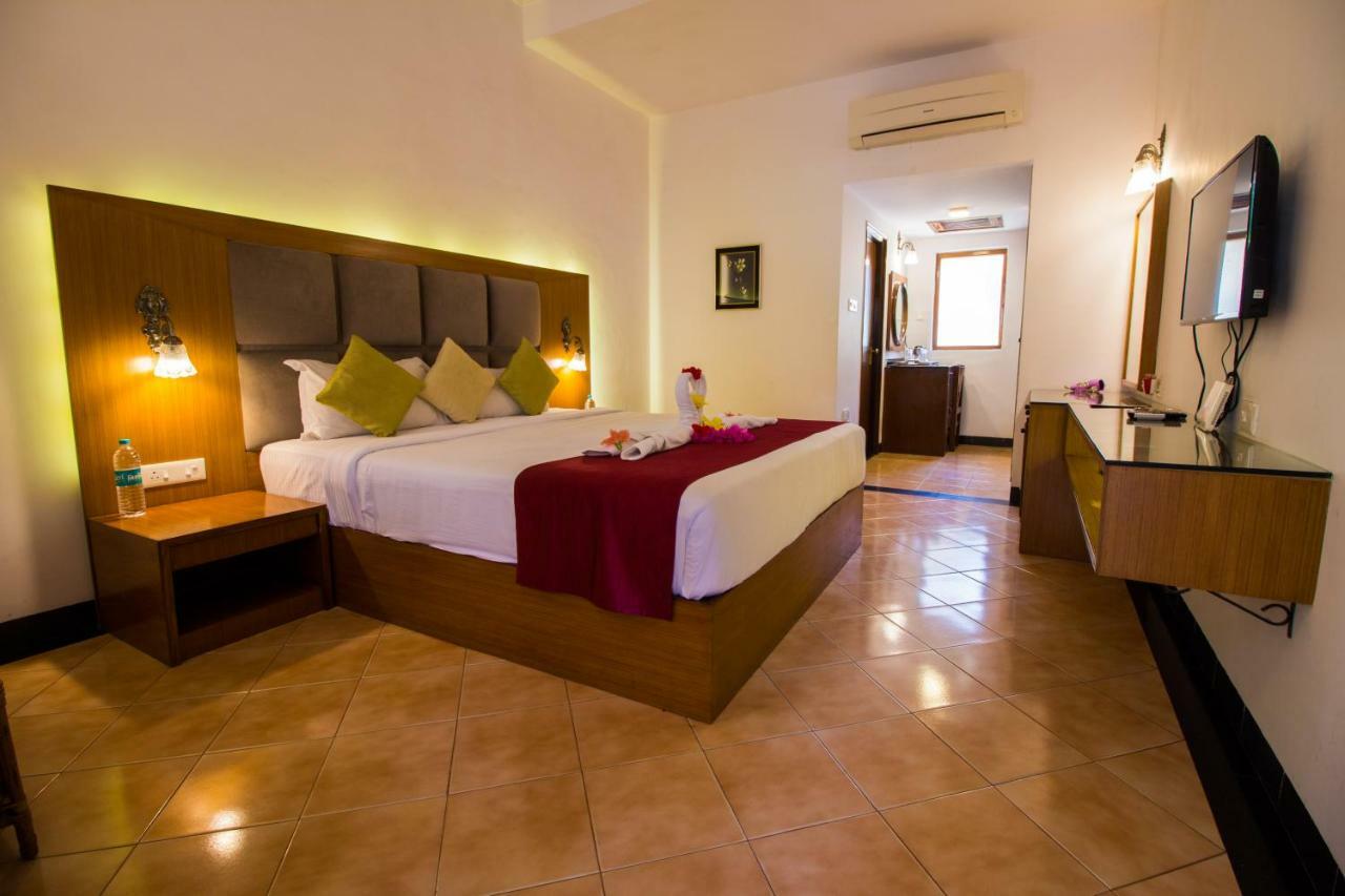 Shikara Beach Resort Cavelossim Extérieur photo